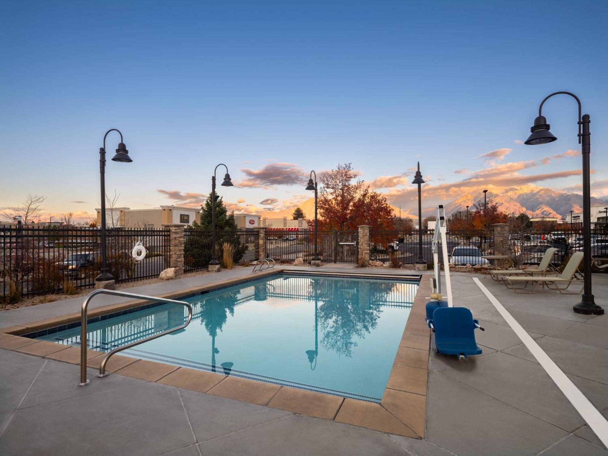 Staybridge Suites Midvale By Ihg Eksteriør bilde