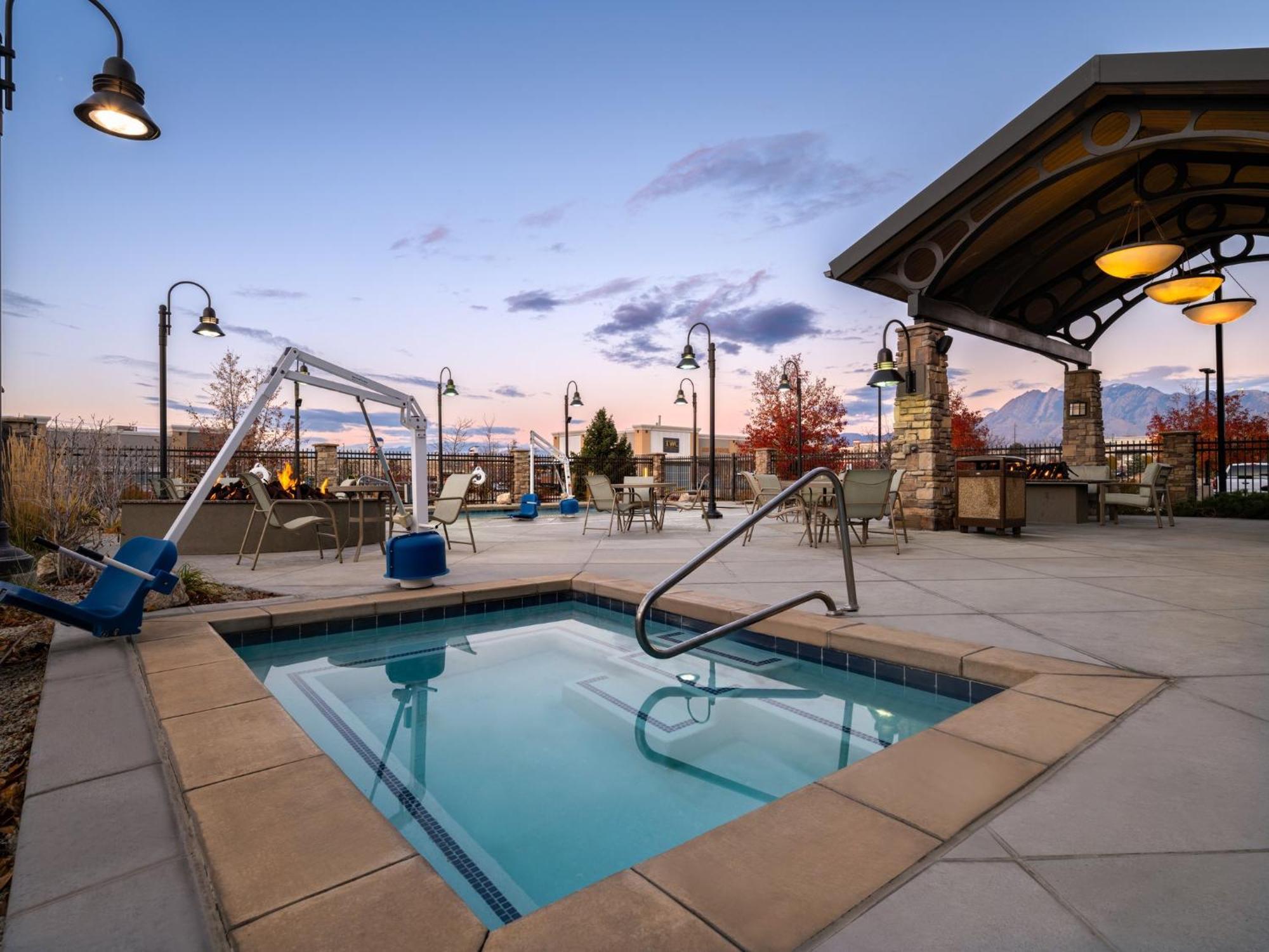 Staybridge Suites Midvale By Ihg Eksteriør bilde